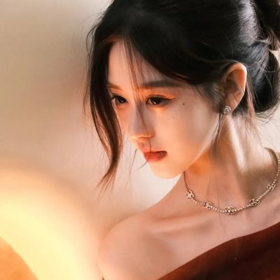公寓里的两个女人